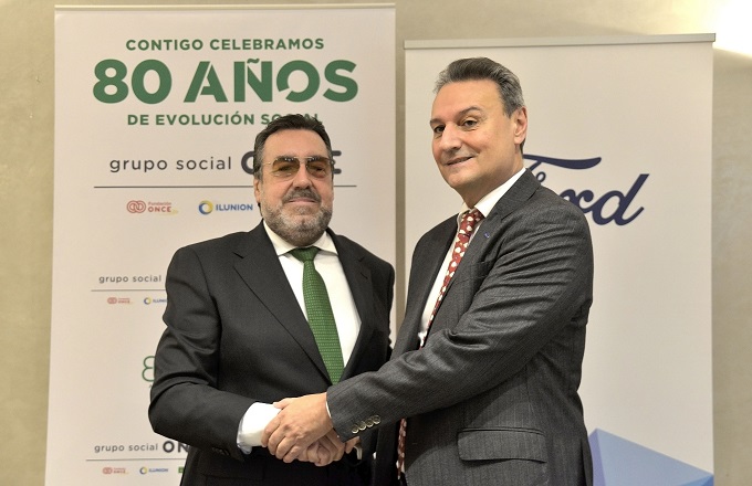 Miguel Carballeda (izda.), presidente del Grupo Social ONCE, y Jesús Alonso, presidente de Ford España
