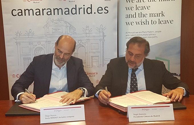 Iñigo Manso (izda.), director de la unidad de transformación cultural y personas en Minsait, y Ángel Asensio, presidente de la Cámara de Comercio de Madrid