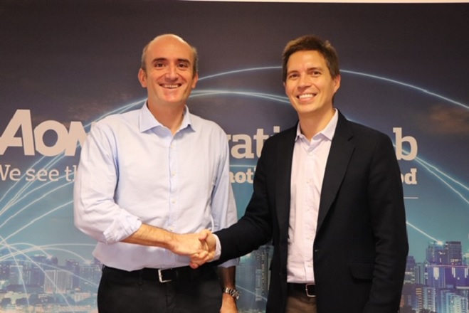 Eduardo Dávila (izda.), CEO Aon Iberia y Middle East, e Iñaki Berenguer, CEO y cofundador de CoverWallet