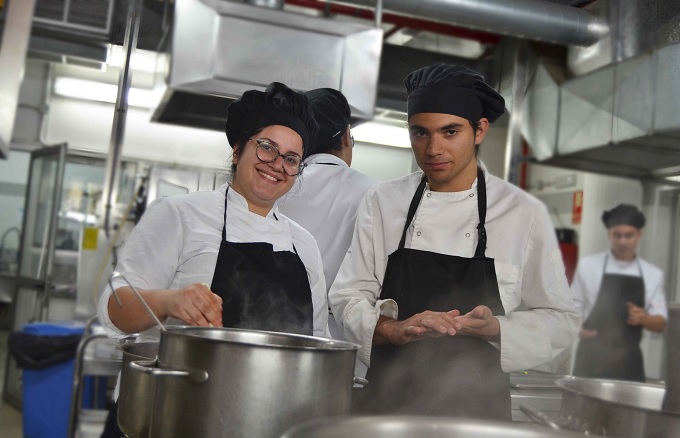 Hecansa y Spring Hoteles activan la formación dual de aprendices en el sur de Tenerife
