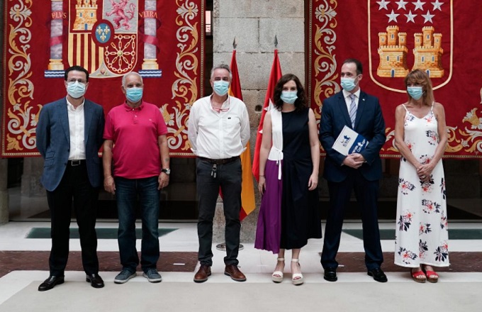 Isabel Díaz Ayuso firma con los sindicatos el borrador de Decreto sobre el teletrabajo entre los empleados públicos