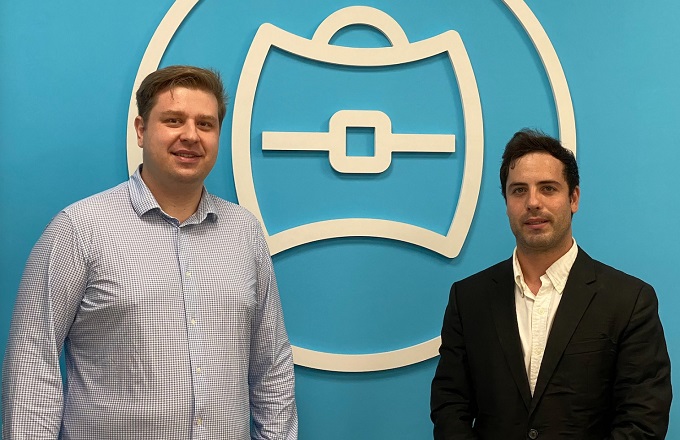 Luca Carlucci (izda.), cofundador y CEO de BizAway, y Samuel Toribio, director de Homelike en España