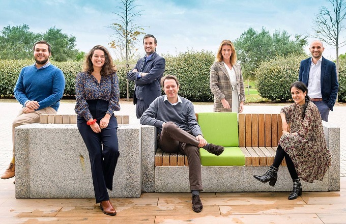 Equipo de RRHH Global de Santander liderado por Alexandra Brandão, tercera por la derecha