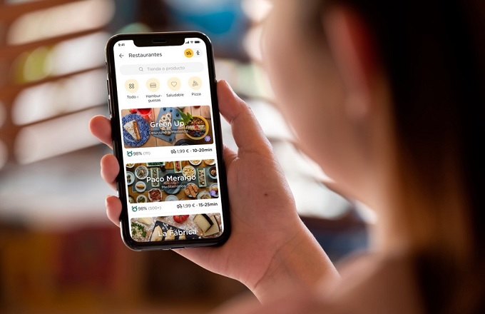 Glovo facilitará la celebración de comidas o cenas de empresa virtuales en Navidad