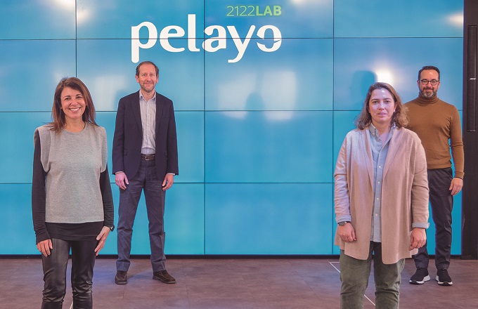 De izquierda a derecha, Inmaculada César, directora de Innovación y Medios de Pelayo, Francisco Lara, director general de Pelayo, Marta Romero Chicharro, directora del nuevo centro de exploración, y Alberto Rodríguez de Lama, presidente de TheCUBE