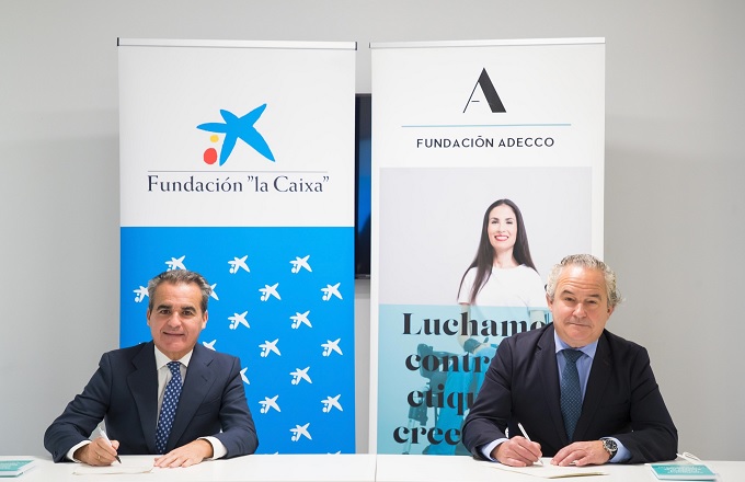 Rafael Herrador (izda.), director territorial Centro de CaixaBank, y Francisco Mesonero, director general de la Fundación Adecco