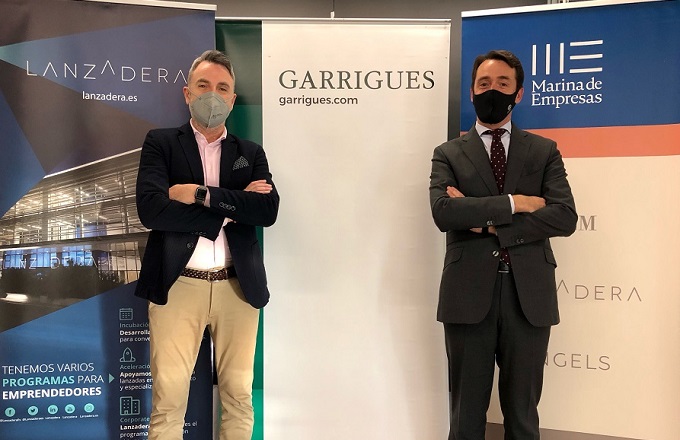 Javier Jiménez (izda.), director general de Lanzadera, y Francisco Soler, socio responsable de Garrigues para la Comunidad Valenciana y Región de Murcia