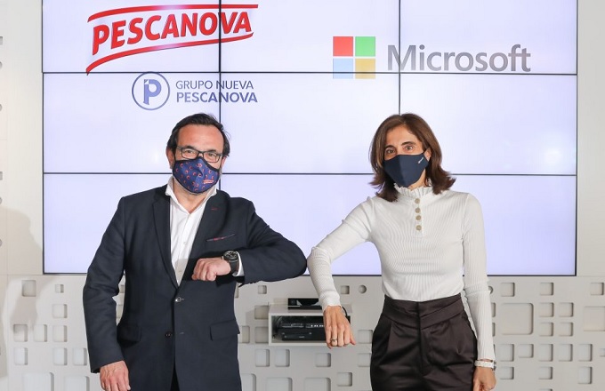 Pilar López, presidenta de Microsoft España, e Ignacio González, CEO del Grupo Nueva Pescanova