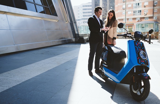 Cabify lanza un servicio de motos eléctricas para autónomos y microempresas