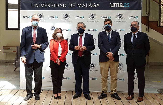 Representantes de Fundación Cepsa, Universidad de Málaga y el director de la cátedra, Luis Alemany, en el acto de presentación