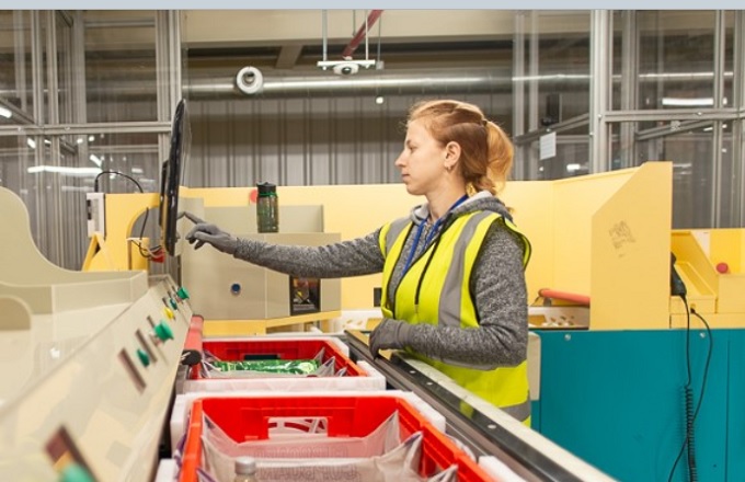 Alcampo firma un acuerdo con Ocado para ser líder en comercio phygital en España