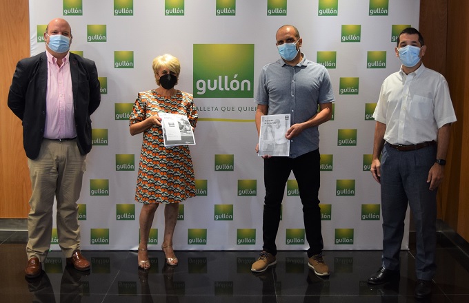De izquierda a derecha, Fernando Saldaña, director de RRHH de Galletas Gullón, Carmen Argueso, delegada sindical de UGT, Gorka López, presidente del comité de empresa, y Paco Hevia, director Corporativo de Galletas Gullón