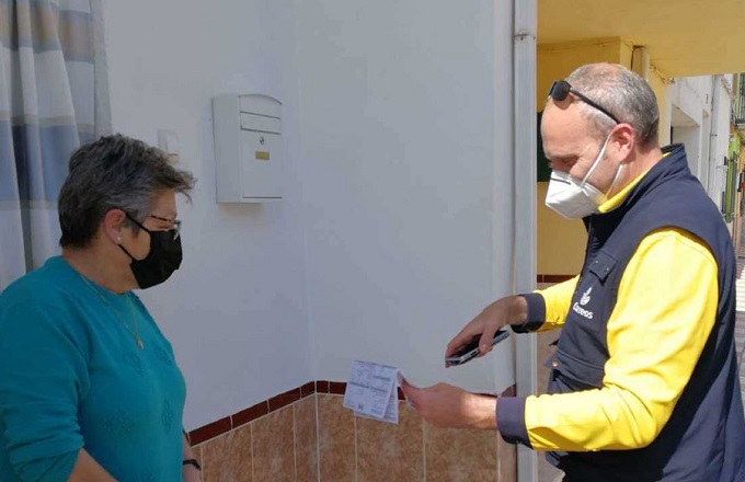 Correos dota a sus trabajadores de reparto con 22.000 nuevos dispositivos portátiles