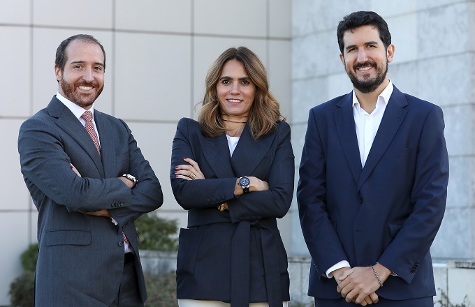 De izquierda a derecha, Pedro-Valle Domingues, Marta Pérez Alcalde y Miguel Biel