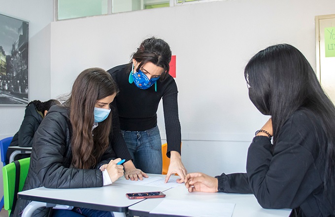 Las fundaciones Iberdrola y Empieza Por Educar renuevan el programa de becas STEM