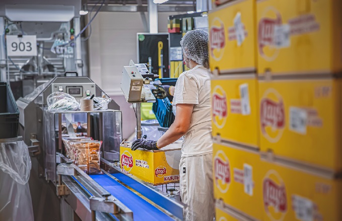 PepsiCo eliminará el plástico virgen de origen fósil en todas sus bolsas de patatas y chips en Europa para 2030