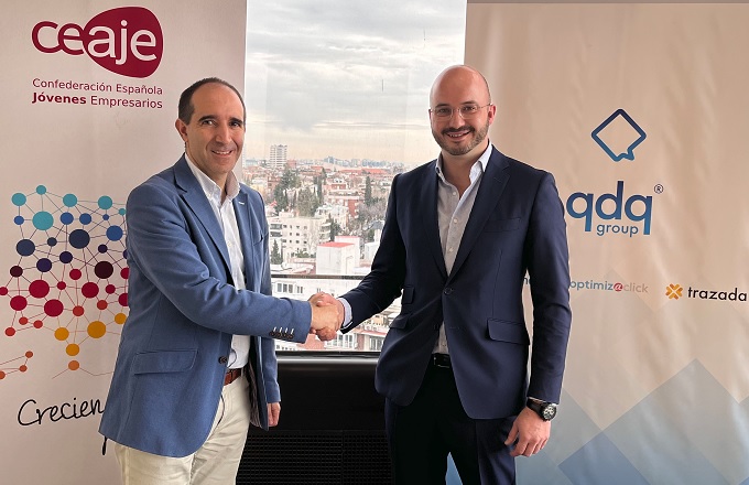 Pedro Fernández (izda.), director general de Grupo QDQ, y Fermín Albaladejo, presidente de CEAJE