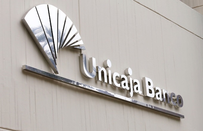 Unicaja Banco renueva su colaboración con la Fundación Adecco para apoyar el empleo de mujeres en riesgo de exclusión social