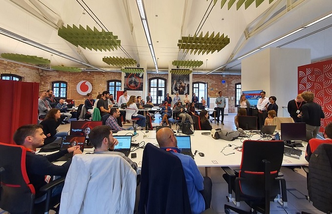 Vodafone ya ha contratado a 130 empleados para su hub de innovación de Málaga