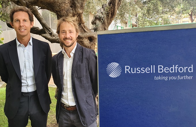 Alejandro Miró-Sans (dcha.), acompañado por Ricardo García-Nieto Serratosa, socio director de Russell Bedford en Barcelona
