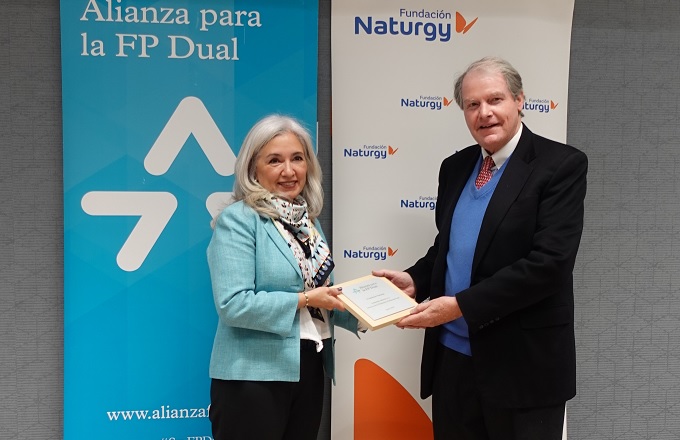 María Eugenia Coronado, directora general de Fundación Naturgy, y Francisco Belil, vicepresidente de Fundación Bertelsmann