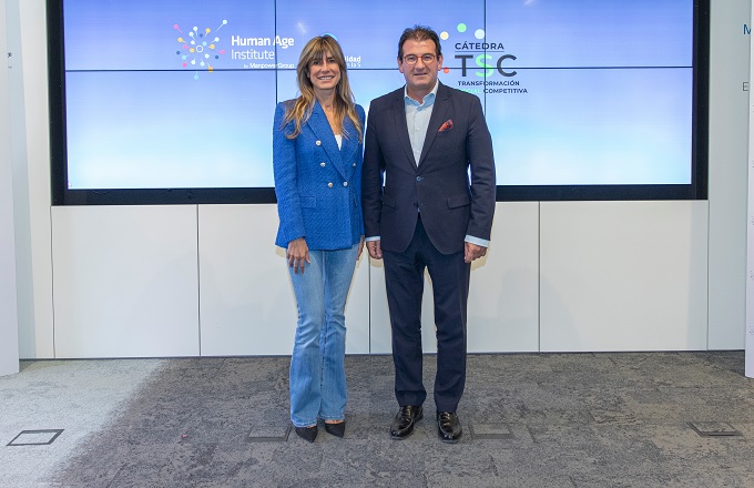 Begoña Gómez, directora de la Cátedra Extraordinaria de Transformación Social Competitiva, y Raúl Grijalba, presidente de la región mediterránea de ManpowerGroup y de Human Age Institute