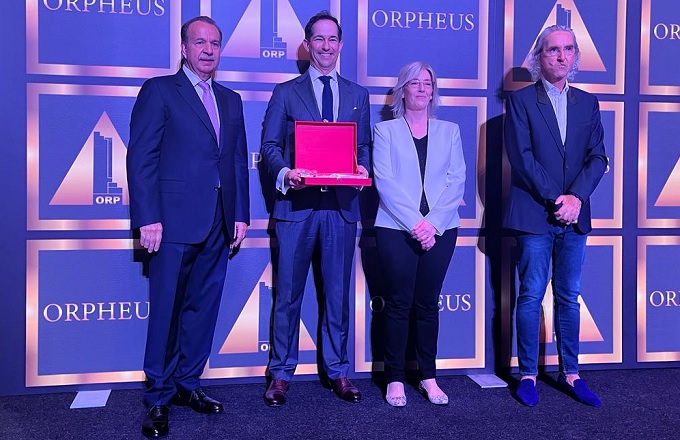 De izquierda a derecha: Hans-Horst Konkolewsky, presidente de la Fundación Internacional ORP, Mikel Ortiz de Latierro, director de medio ambiente, social, seguridad y salud, y calidad de Acciona Energía, María Lourdes Iscar Reina, directora general de Osalan-Instituto Vasco de Seguridad y Salud Laborales, y Pedro R. Mondelo, director de la Fundación Internacional ORP