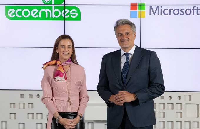 Rosa Trigo, CEO de Ecoembes, y Alberto Granados, presidente de Microsoft España