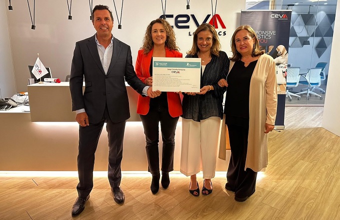 De izda. a dcha.: Fernando Lorente, HR head de CEVA Logistics Iberia, Laura López, HRBP manager, Begoña Guillen, manager de compensación y beneficios, y Elena Gómez del Pozuelo, cofundadora y CEO de Baby Friendly Companies/Bebé de París