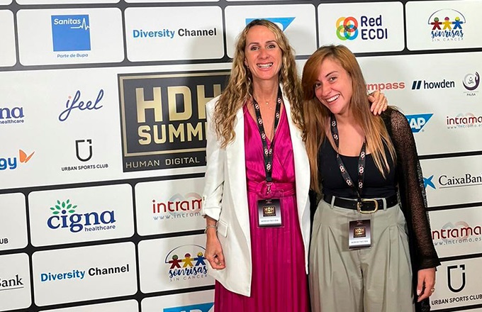 María Matamoros (izda.), directora de Recursos Humanos de Howden Iberia, y María García Paraiso, del departamento de RRHH