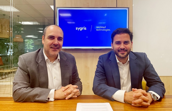 Jorge González (izda.), director de Randstad Technologies, y Juan Pablo Gallardo, sales director de Sygris