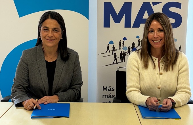 Anna Alvarez (izda.), consejera delegada de Avalis, y Myriam Santos-Morán, directora territorial de Ibercaja