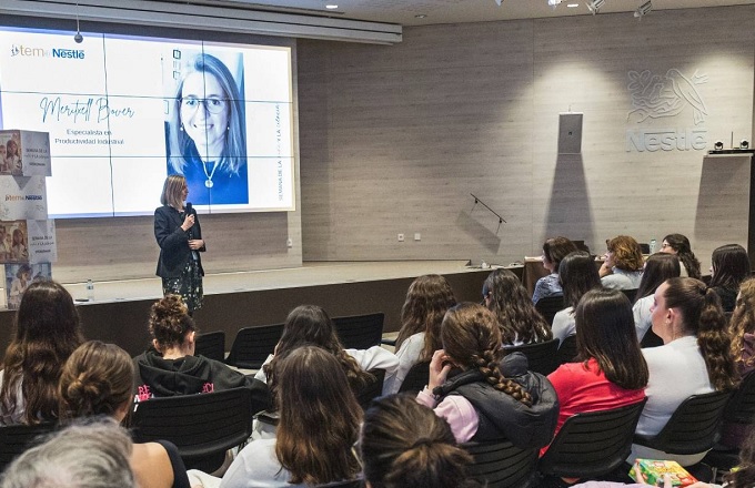 Nestlé anima a las jóvenes a formarse en carreras STEM