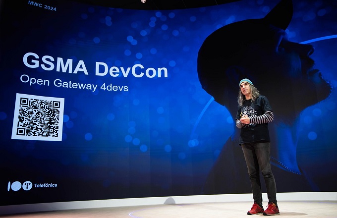 Chema Alonso, chief digital officer de Telefónica, durante su ponencia en la sesión inaugural de Mobile World Congress (MWC)