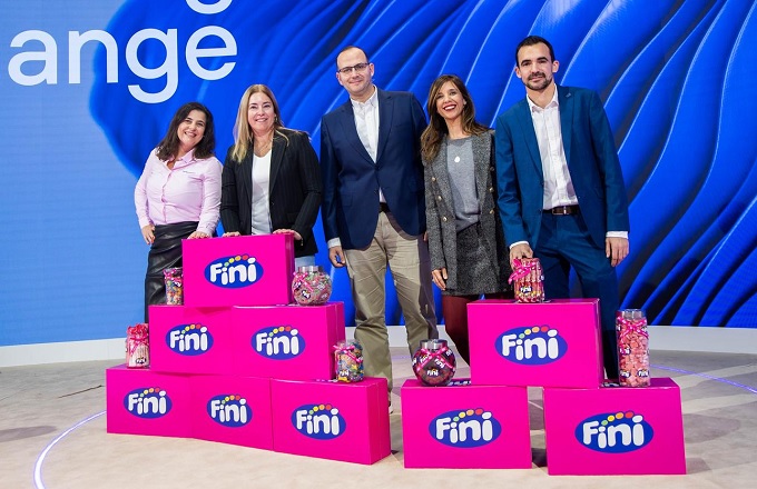 De izquierda a derecha, Elisângela Lima, CHRO global de the Fini Company, Begoña Goicoechea, directora de ventas en Telefónica España, José María Escribano, director de TI de EMEA de the Fini Company, Rocío Rodríguez de Vera, directora de RRHH en EMEA de the Fini Company, y Dario Cesena, CEO de Geprom part of Telefónica Tech