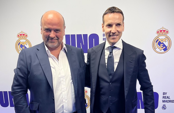Alfonso Bayón (izda.), junto a Félix Sancho, socio del Real Madrid en el proyecto de restauración Uno By Real Madrid