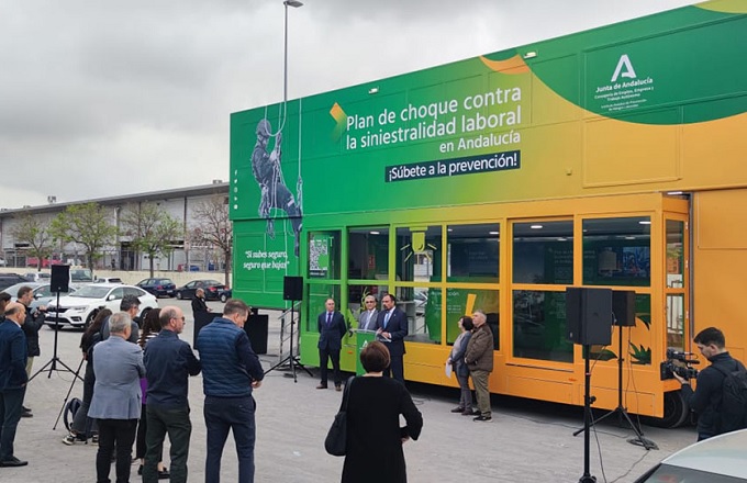   Acto de presentación en Sevilla de la ruta de la unidad móvil para la prevención de riesgos laborales