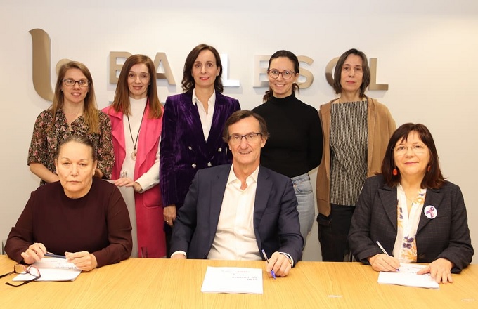 Por parte de Ballesol, participaron en el acto de la firma del documento, Ignacio Vivas Soler, presidente-consejero delegado, Teresa Cervera, directora de Recursos Humanos, Ana Espin, responsable de relaciones laborales, y Yolanda García, responsable de talento. Por la parte sindical, participaron Silvia Espinosa, de CCOO, y Rosario García, de UGT Servicios Públicos.