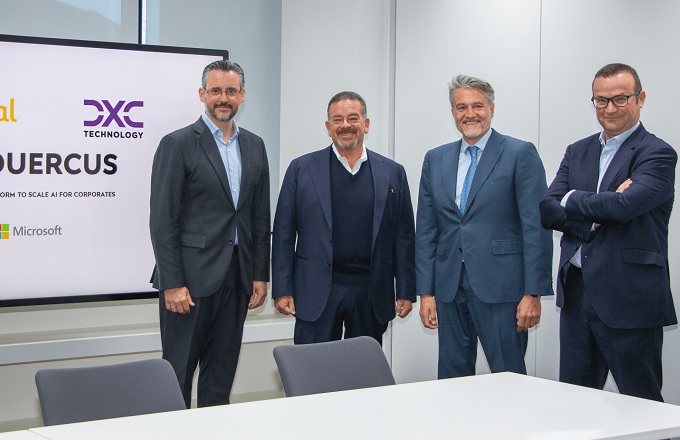 De izquierda a derecha: Dimitris Bountolos, CIIO de Ferrovial, Raúl Fernández, CEO global de DXC Technology, Alberto Granados, presidente de Microsoft España, y Juan Parra, presidente DXC Technology Europa, durante la firma del acuerdo de colaboración en Madrid.