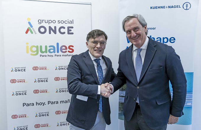 Alberto Durán, vicepresidente ejecutivo de Fundación ONCE, y Miguel Ambielle, director general de Kuehne+Nagel
