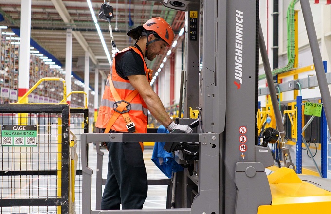 Amazon invertirá otros 40 millones de euros en la formación de sus trabajadores en Europa