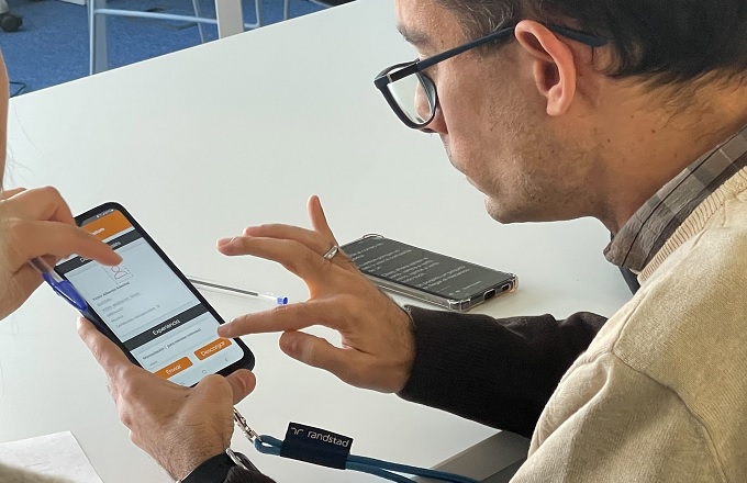 InCV estará disponible en inglés y francés