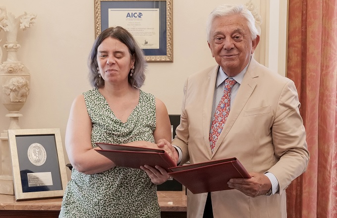 Virginia Carcedo, secretaria general de Fundación ONCE e Inserta Empleo, y Francisco Herrero, presidente de la Cámara de Comercio de Sevilla