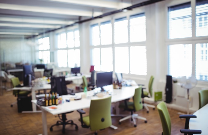 Tres de cada cuatro CEO no creen prioritario exigir a sus empleados que vayan a la oficina cinco días a la semana