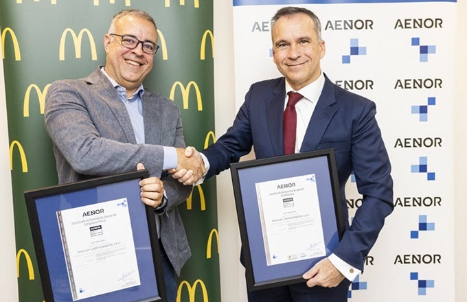 Luis Quintiliano, presidente de McDonald's España, y Rafael García Meiro, CEO de Aenor