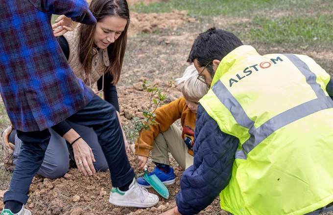 Fundación Alstom y Reforesta impulsan el empleo de personas vulnerables en proyectos de reforestación en Madrid y Cataluña