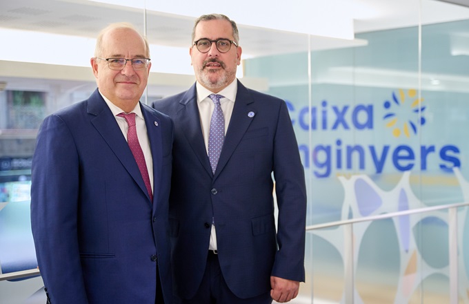 Joan Cavallé (izda.), actual director general del Grupo Caja Ingenieros, y Juanjo Llopis, nuevo director general a partir de enero de 2025.
