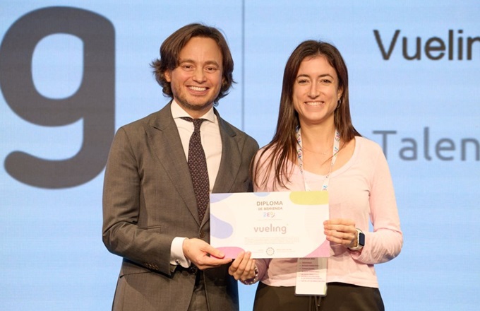 Anna Malagrida, talent & development manager de Vueling, y Borja Sainz de Aja, presidente de la junta directiva de REDI