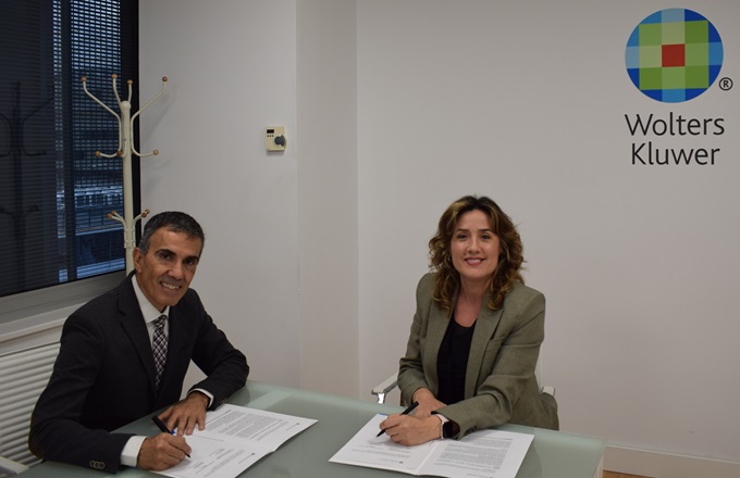 Eugenia Dutto, directora de consulting & services de Wolters Kluwer Tax & Accounting en España, y Juan Luis Rubio, vicerrector de relaciones universidad empresa de Udima