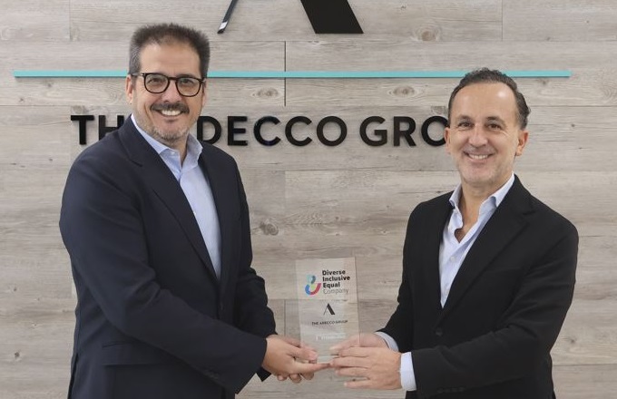 Iker Barricat, presidente del Grupo Adecco en España, y Juan Alfaro, secretario general del Club de Excelencia en Sostenibilidad